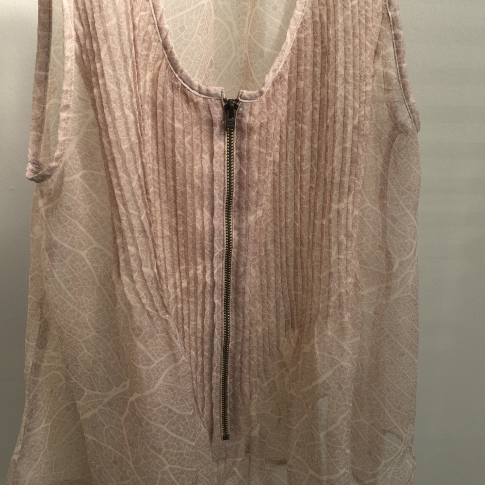 Sheer top - Picture 2 of 6
